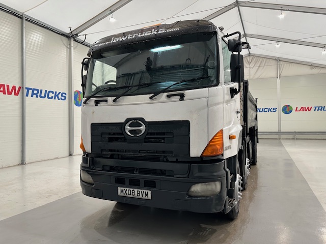 Hino 700 3241 8×4 Sleeper Cab Steel Tipper Grab