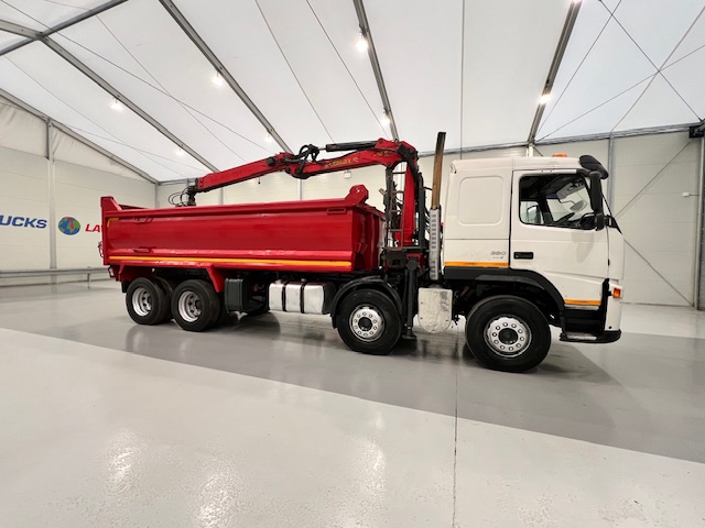 Volvo FM 400 8×4 Steel Tipper Grab Manual