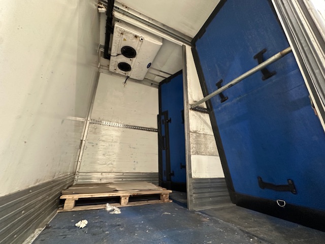DAF CF 370 6×2 Sleeper Cab Fridge Box