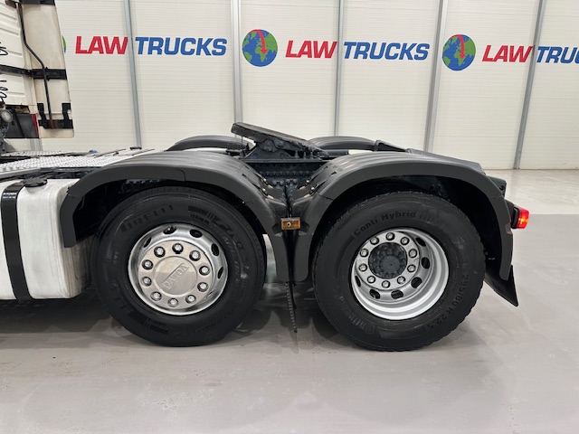 Volvo FH 520 6×2 Sleeper Cab Tractor Unit Manual