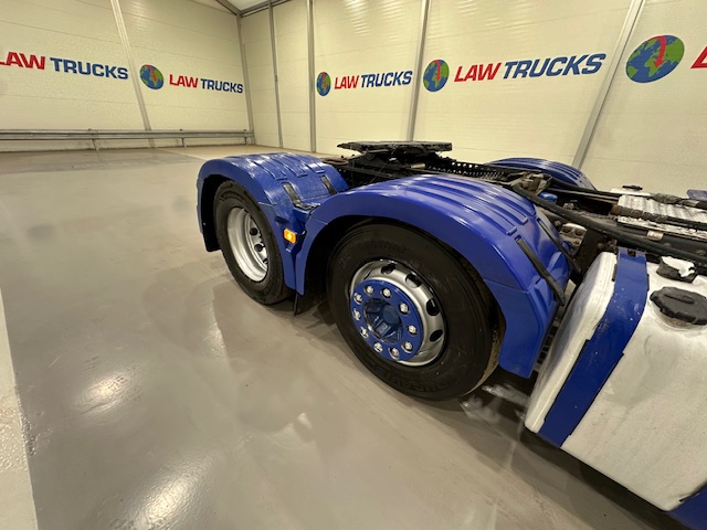Volvo FH 500 6×2 Midlift Tractor Unit