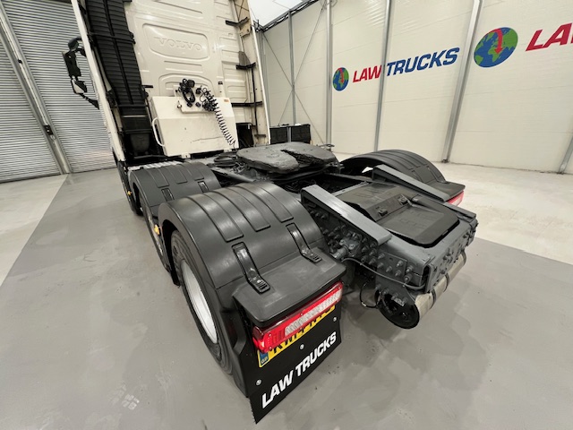 Volvo FH 500 6×2 Sleeper Cab Tractor Unit PTO