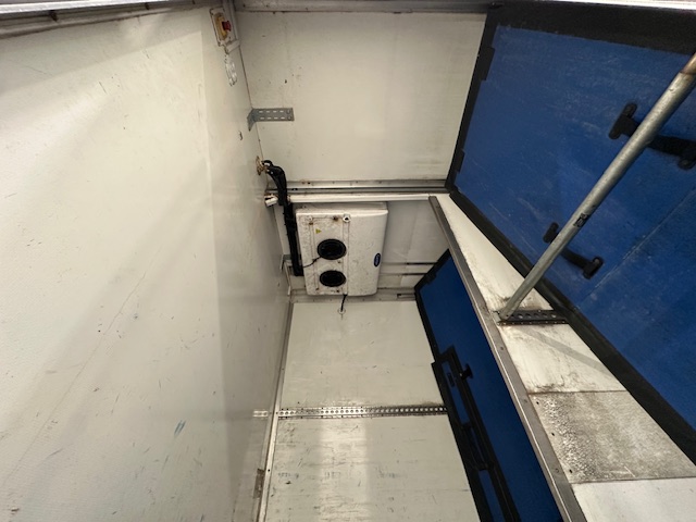 DAF CF 370 6×2 Sleeper Cab Fridge Box