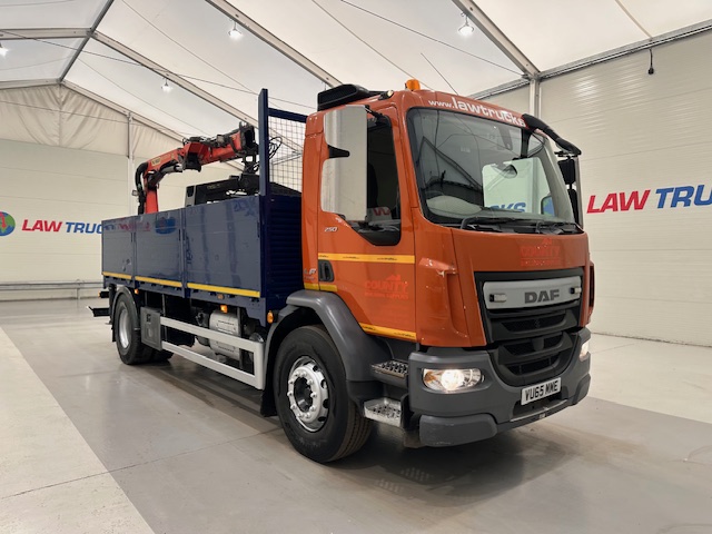 DAF LF 220 Day Cab Dropside Brick Grab