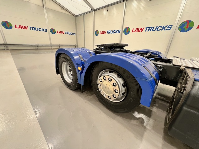 Volvo FH 500 6×2 Midlift Tractor Unit