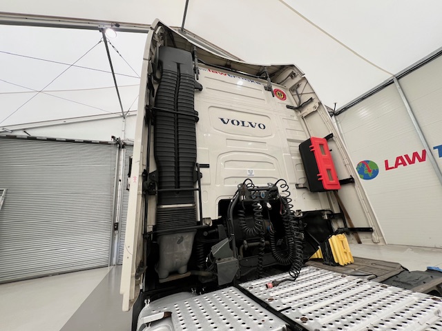 Volvo FH 500 6×2 Midlift Tractor Unit