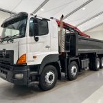 Hino 700 3241 8×4 Sleeper Cab Steel Tipper Grab - thumbnail