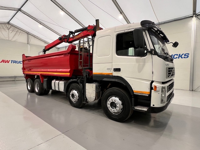 Volvo FM 400 8×4 Steel Tipper Grab Manual
