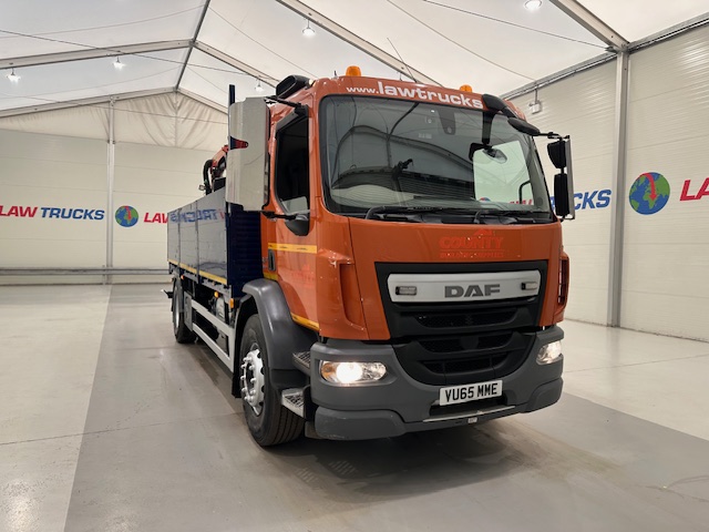 DAF LF 220 Day Cab Dropside Brick Grab