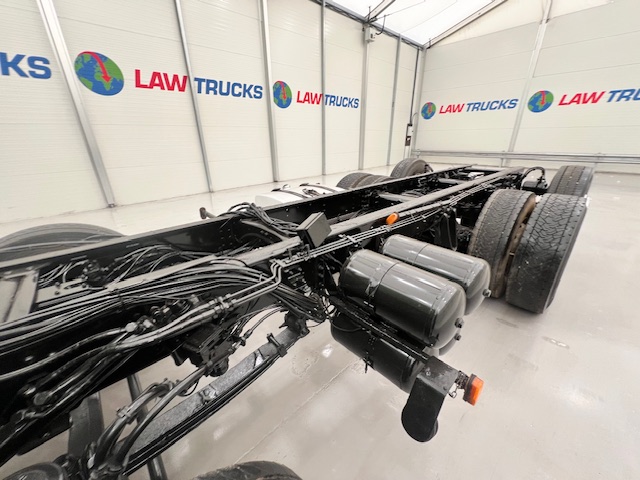 Scania G360 8×2 Sleeper Chassis Cab