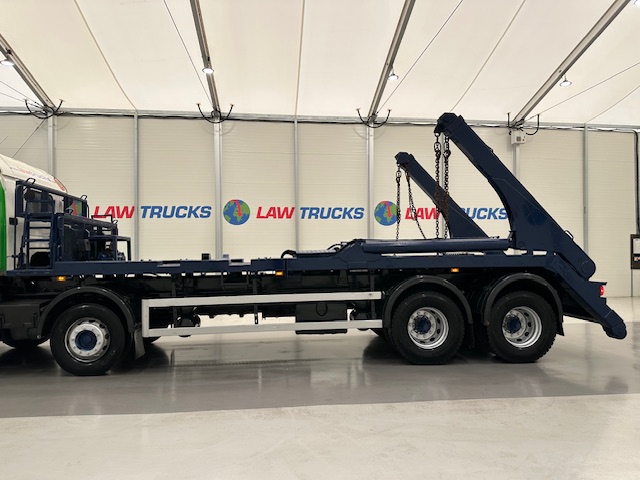 Scania P370 8×4 Sleeper Cab Skip Loader