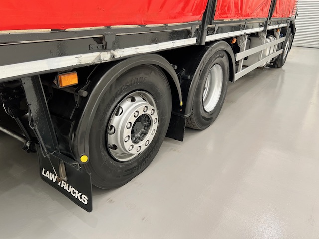 Iveco Stralis 310 6×2 Dropside Brick Grab