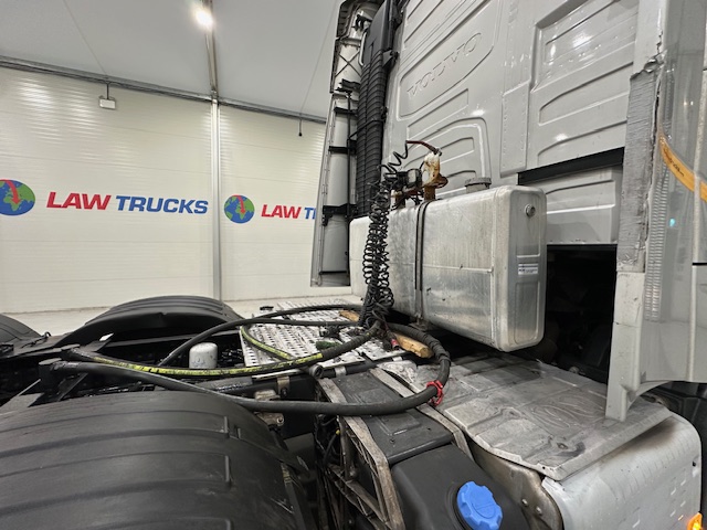 Volvo FH 500 6×2 Midlift Tractor Unit PTO