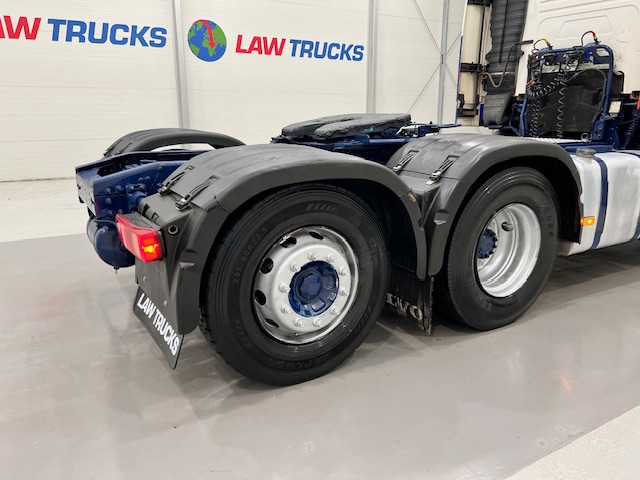 Volvo FH 480 6×2 Rear Lift Tractor Unit
