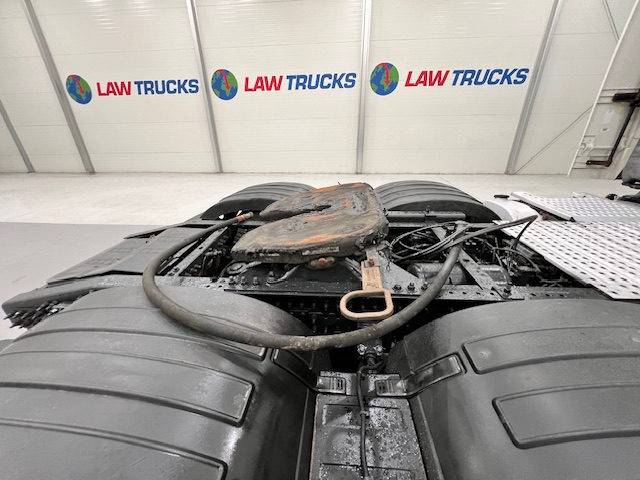 Volvo FH 460 6×2 Midlift Tractor Unit PTO