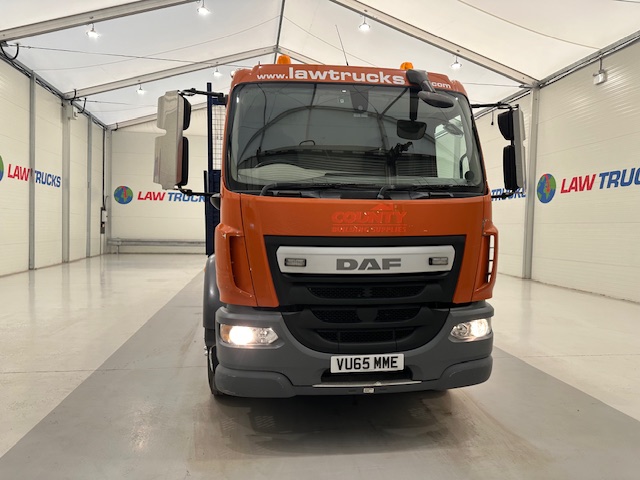 DAF LF 220 Day Cab Dropside Brick Grab