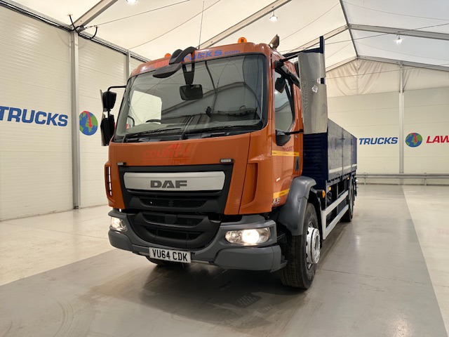 DAF LF 220 Day Cab Dropside Brick Grab