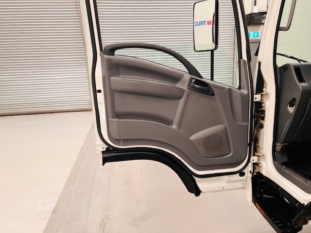 Isuzu N75 190 Day Cab Dropside