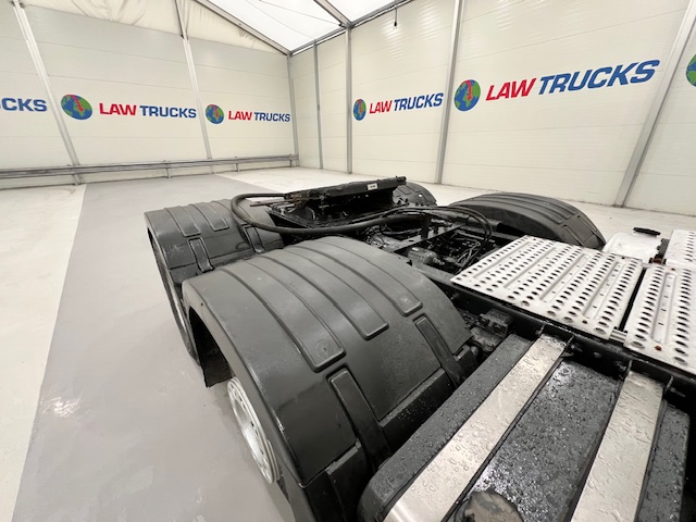 Volvo FH 460 6×2 Midlift Tractor Unit PTO