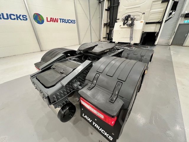 Volvo FH 500 6×2 Sleeper Cab Tractor Unit PTO