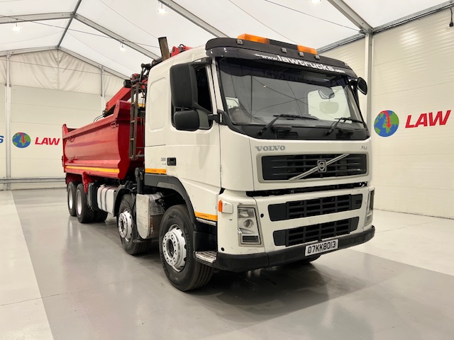 Volvo FM 400 8×4 Steel Tipper Grab Manual
