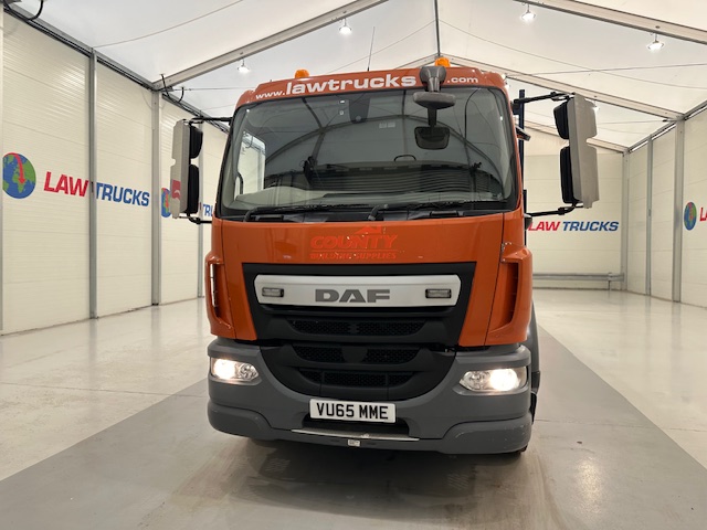 DAF LF 220 Day Cab Dropside Brick Grab