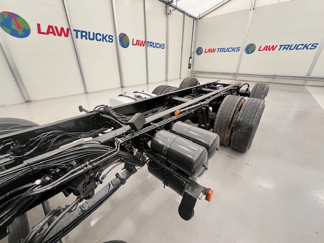 Scania G360 8×2 Sleeper Chassis Cab