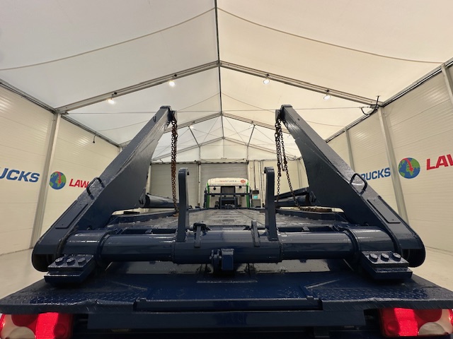 Scania P370 8×4 Sleeper Cab Skip Loader
