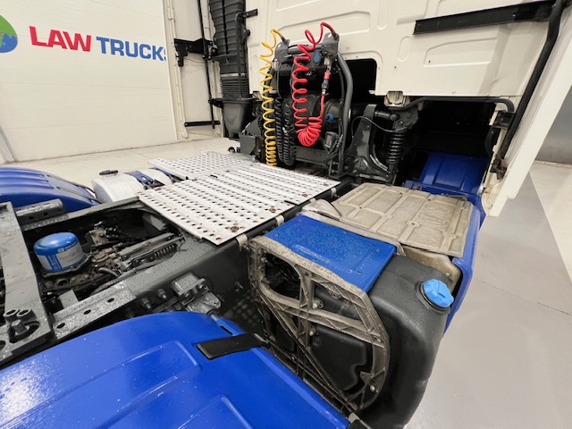 Volvo FH 500 6×2 Midlift Tractor Unit