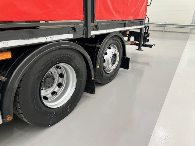 Iveco Stralis 310 6×2 Dropside Brick Grab