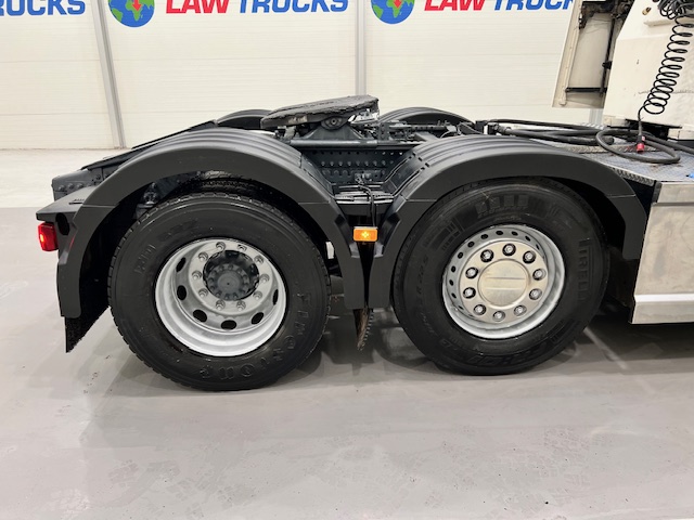 Volvo FH 500 6×2 Sleeper Cab Tractor Unit PTO