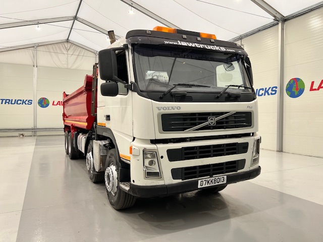 Volvo FM 400 8×4 Steel Tipper Grab Manual