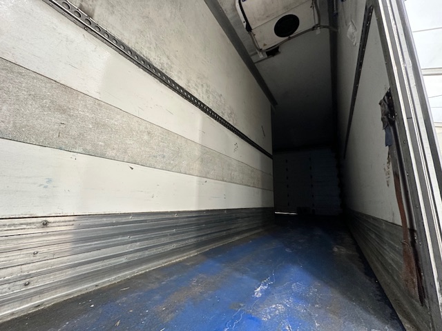 DAF CF 370 6×2 Sleeper Cab Fridge Box