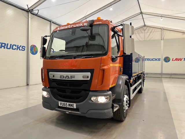 DAF LF 220 Day Cab Dropside Brick Grab