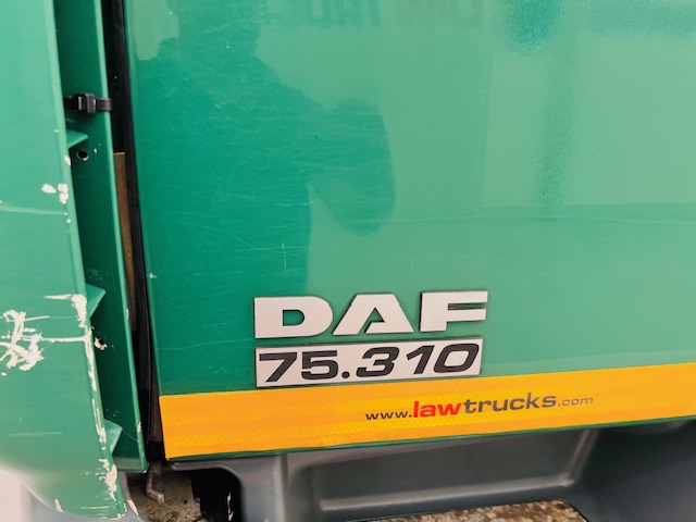 DAF CF75 310 Rear Lift Day Cab Dropside Brick Grab