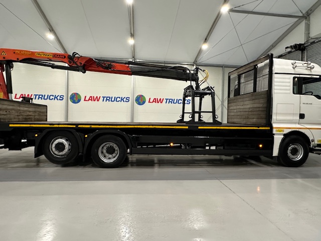 MAN TGX 26.440 6×2 Brick Grab Drawbar