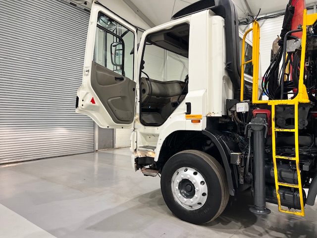 DAF CF85 360 8×4 Day Cab Steel Tipper Grab