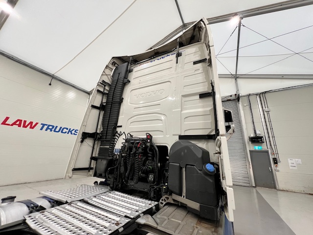 Volvo FH 500 6×2 Midlift Tractor Unit