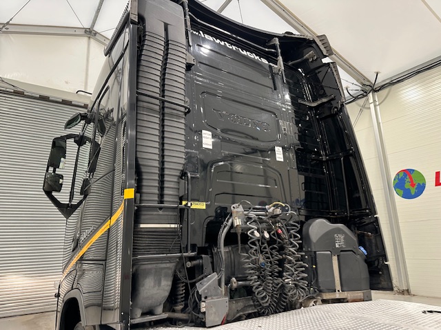 Volvo FH 500 6×2 Midlift Tractor Unit