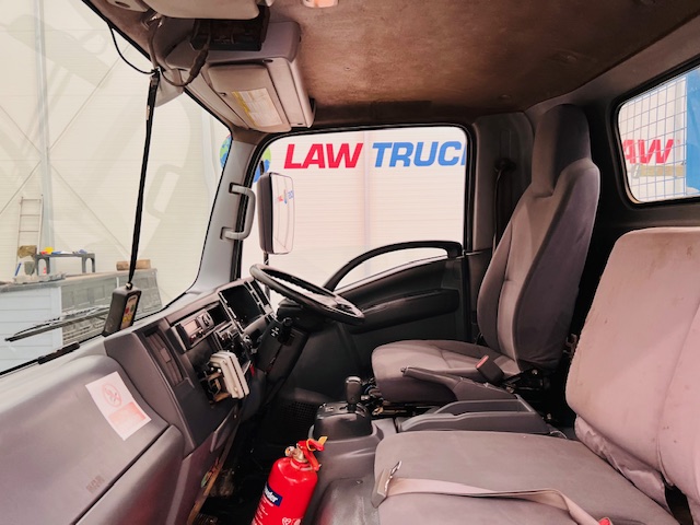 Isuzu N75 190 Day Cab Dropside