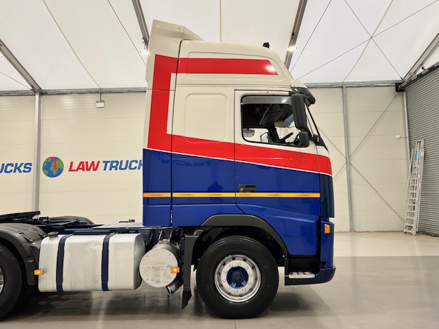 Volvo FH 480 6×2 Rear Lift Tractor Unit