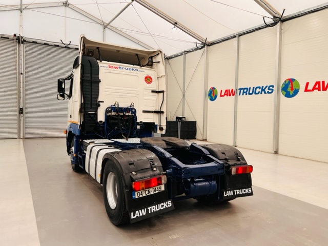 Volvo FH12 420 4×2 Sleeper Cab Tractor Unit