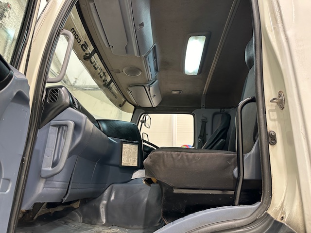 Hino 700 3241 8×4 Sleeper Cab Steel Tipper Grab