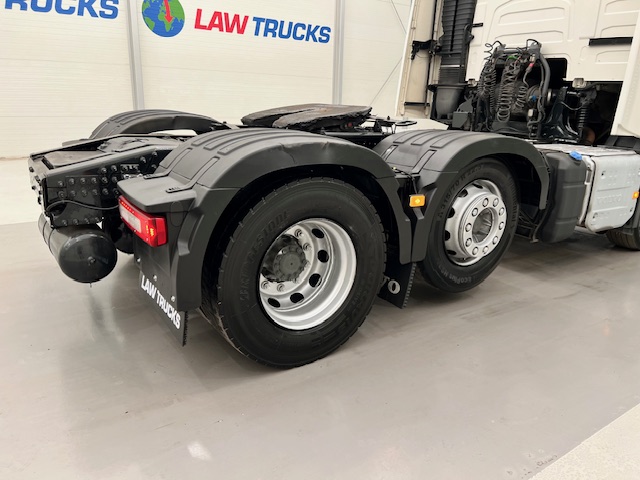 Volvo FH 500 6×2 Midlift Tractor Unit