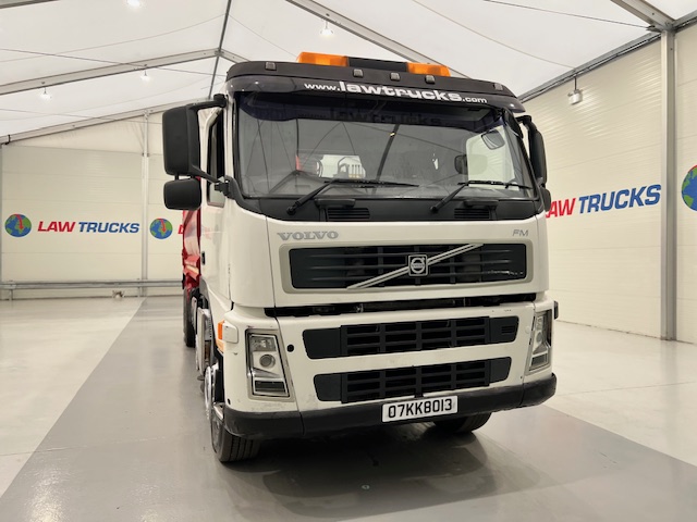 Volvo FM 400 8×4 Steel Tipper Grab Manual
