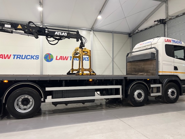 Scania R420 8×2 Rear Lift Brick Grab Drawbar