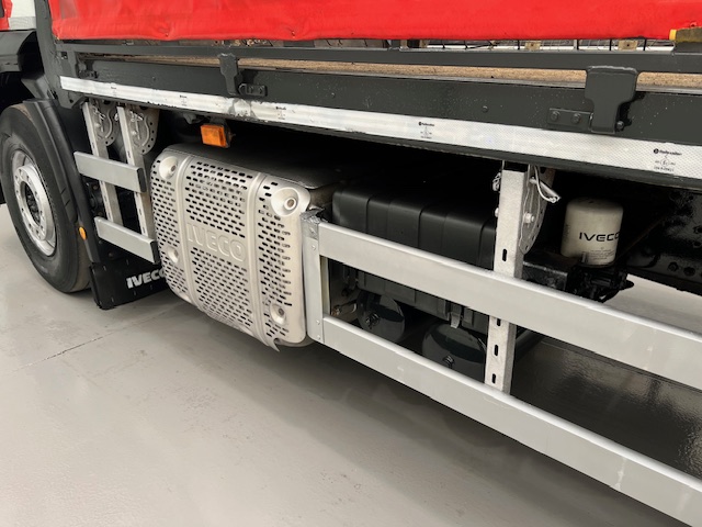 Iveco Stralis 310 6×2 Dropside Brick Grab