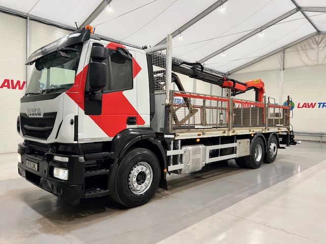 Iveco Stralis 310 6×2 Dropside Brick Grab