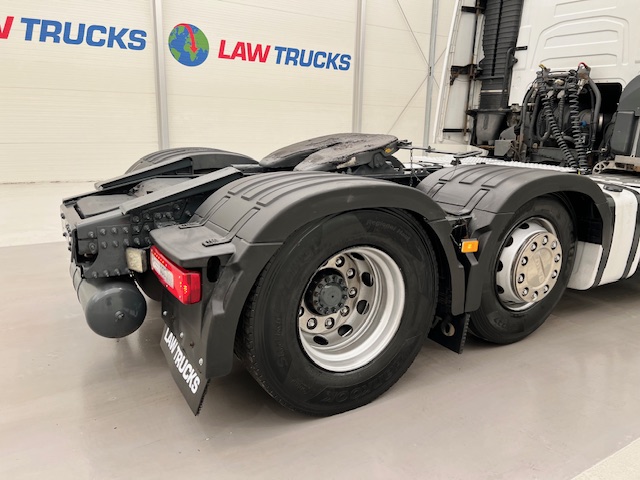 Volvo FH 460 6×2 Midlift Tractor Unit