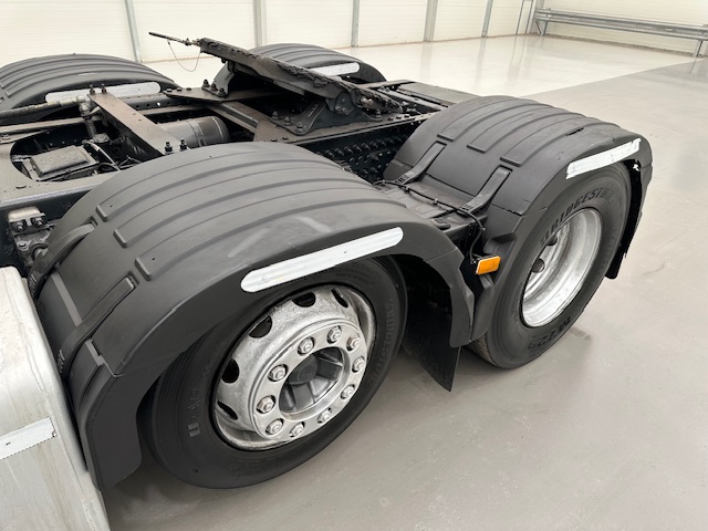 Volvo FH 460 6×2 Midlift Tractor Unit PTO